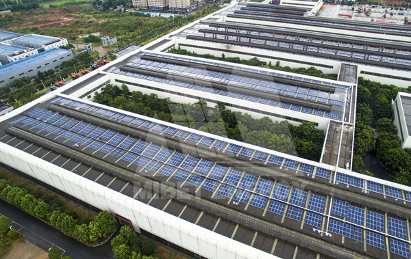 太陽能屋頂光伏發(fā)電系統(tǒng)由哪些設(shè)備組成？