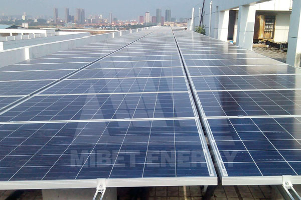 光伏發(fā)電系統(tǒng)的主要組成部分及分類有哪些？