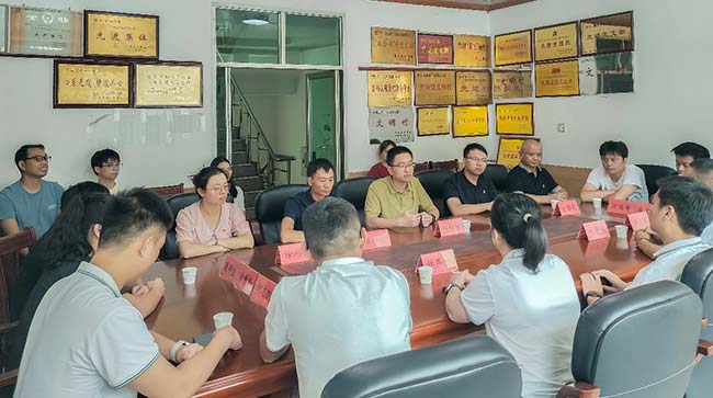 邁貝特深入永春縣曲斗村，開展黨建村企聯(lián)建